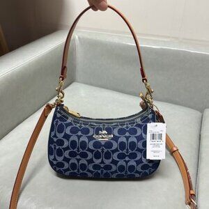 NWT Coach Teri Shoulder Bag In Signature Denim CAF82 Vachetta Leather Crossbody